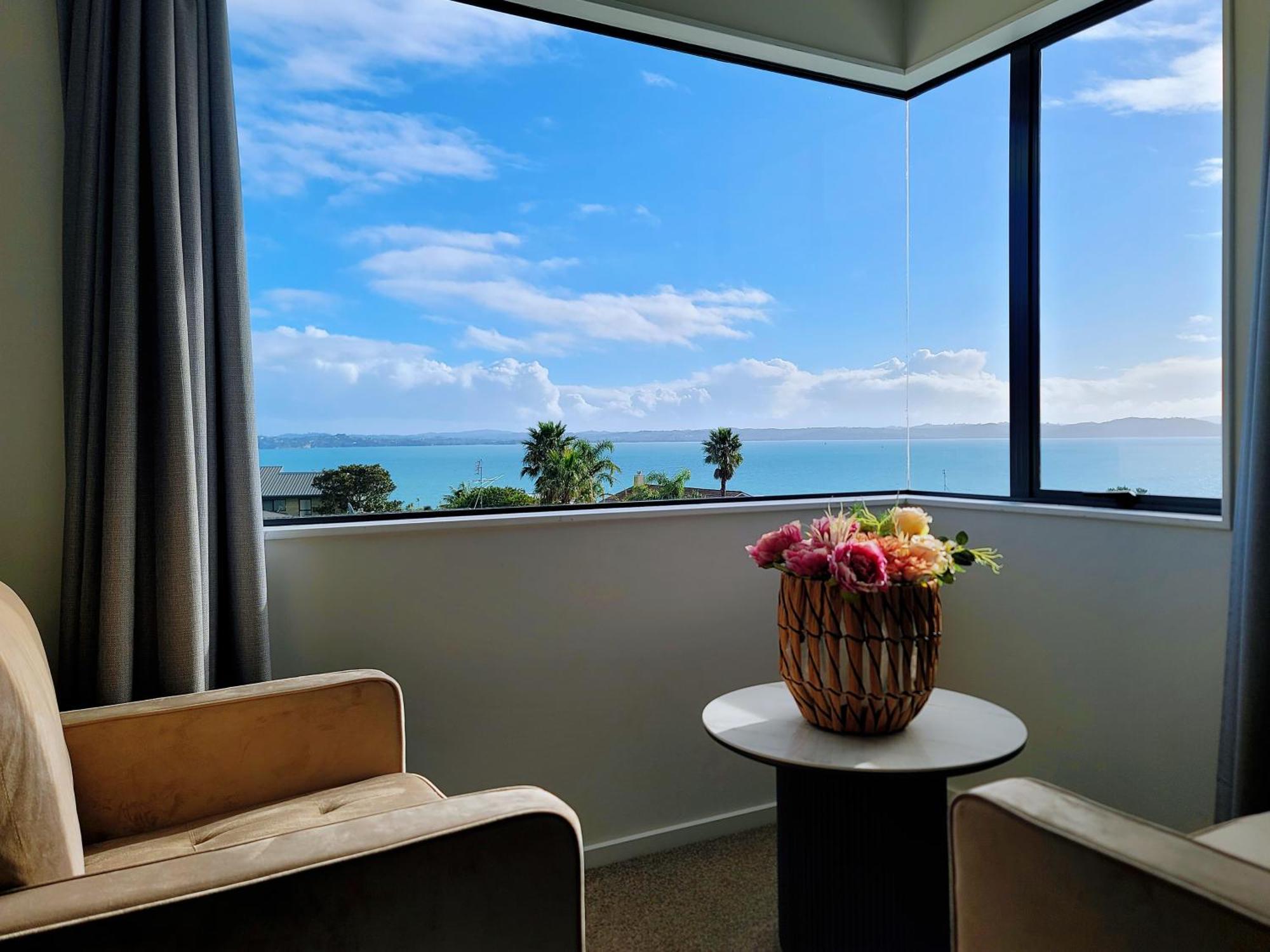 Sea View 5 Bedroom Holiday House Whangaparaoa Exterior photo