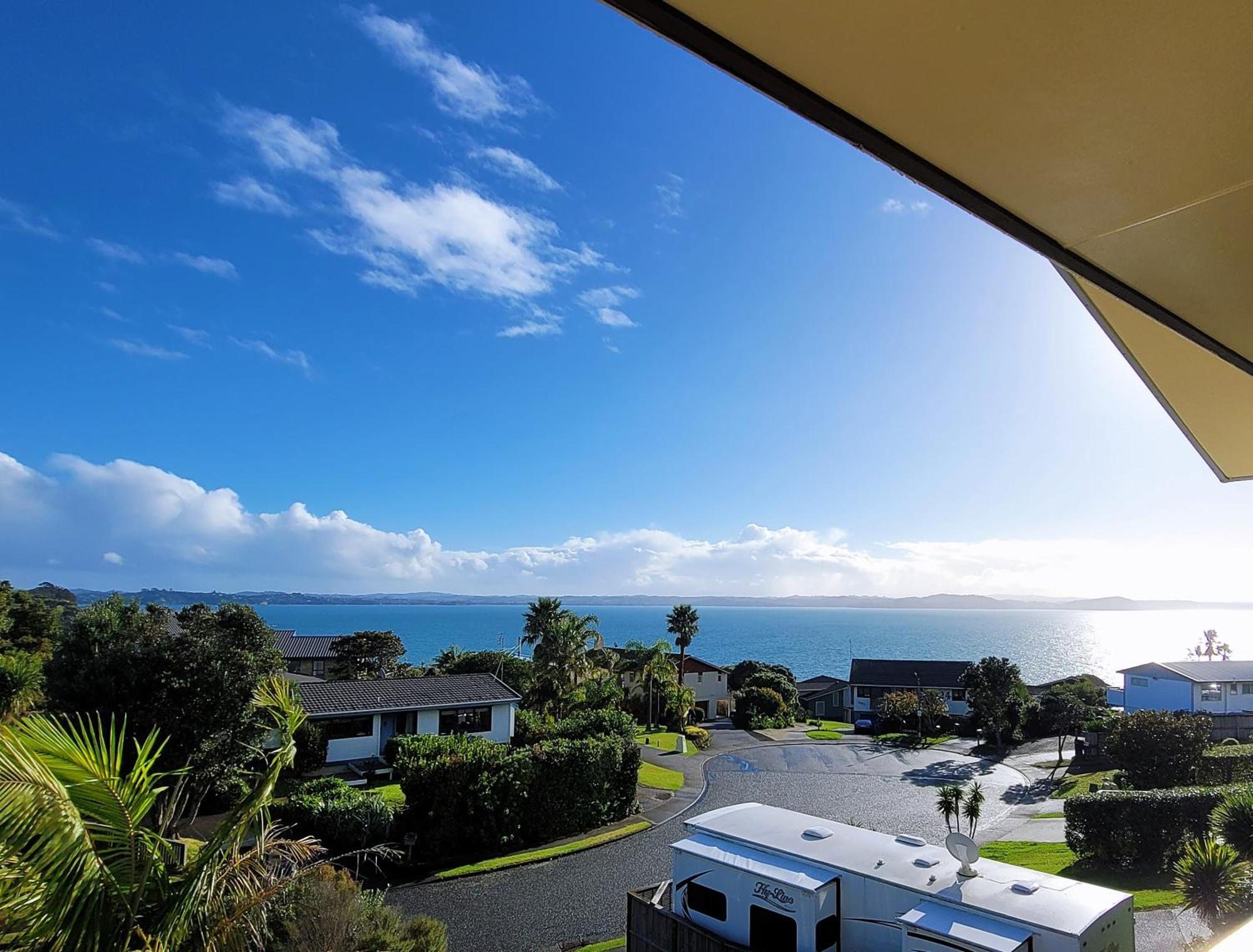 Sea View 5 Bedroom Holiday House Whangaparaoa Exterior photo