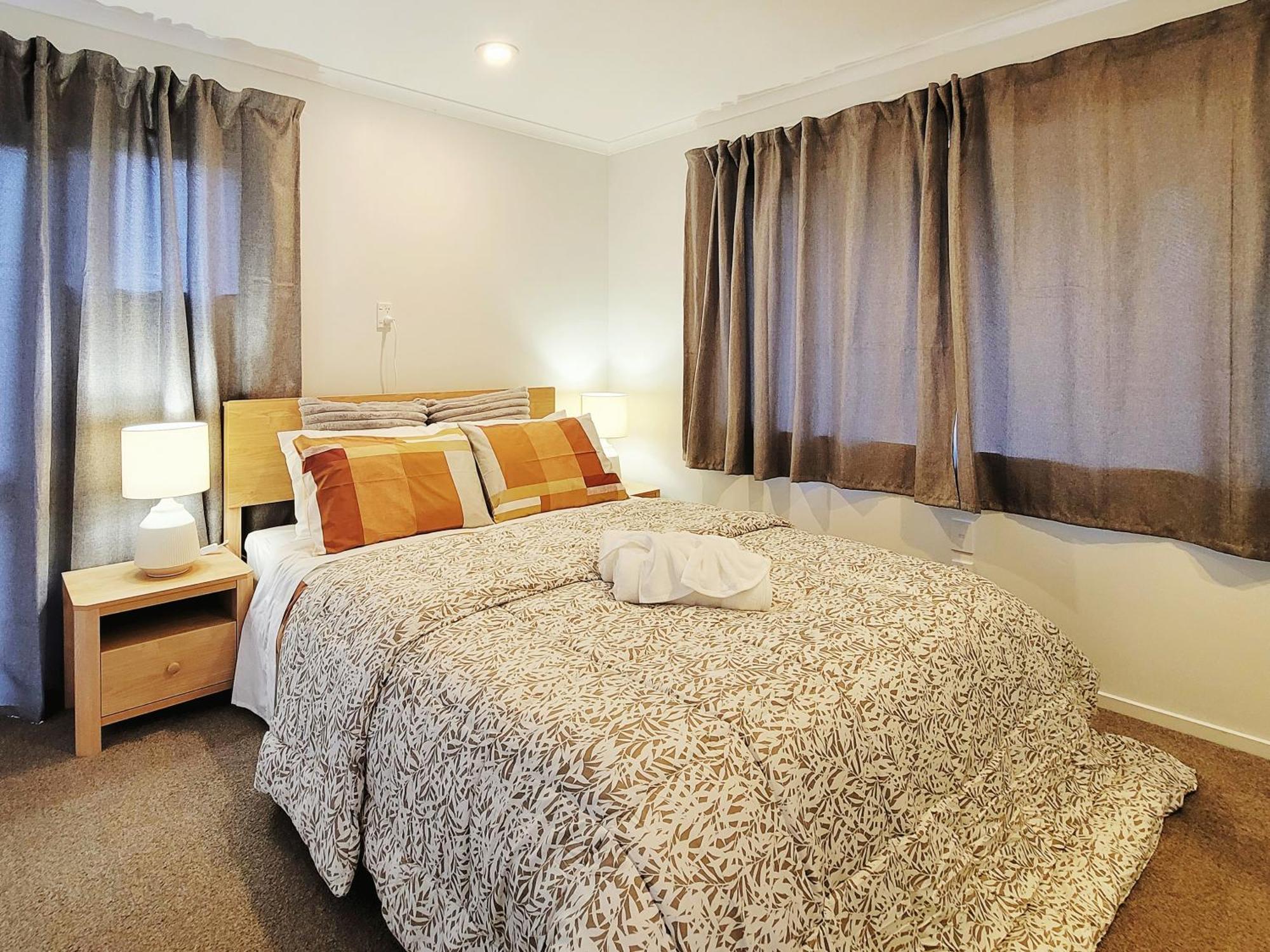 Sea View 5 Bedroom Holiday House Whangaparaoa Exterior photo