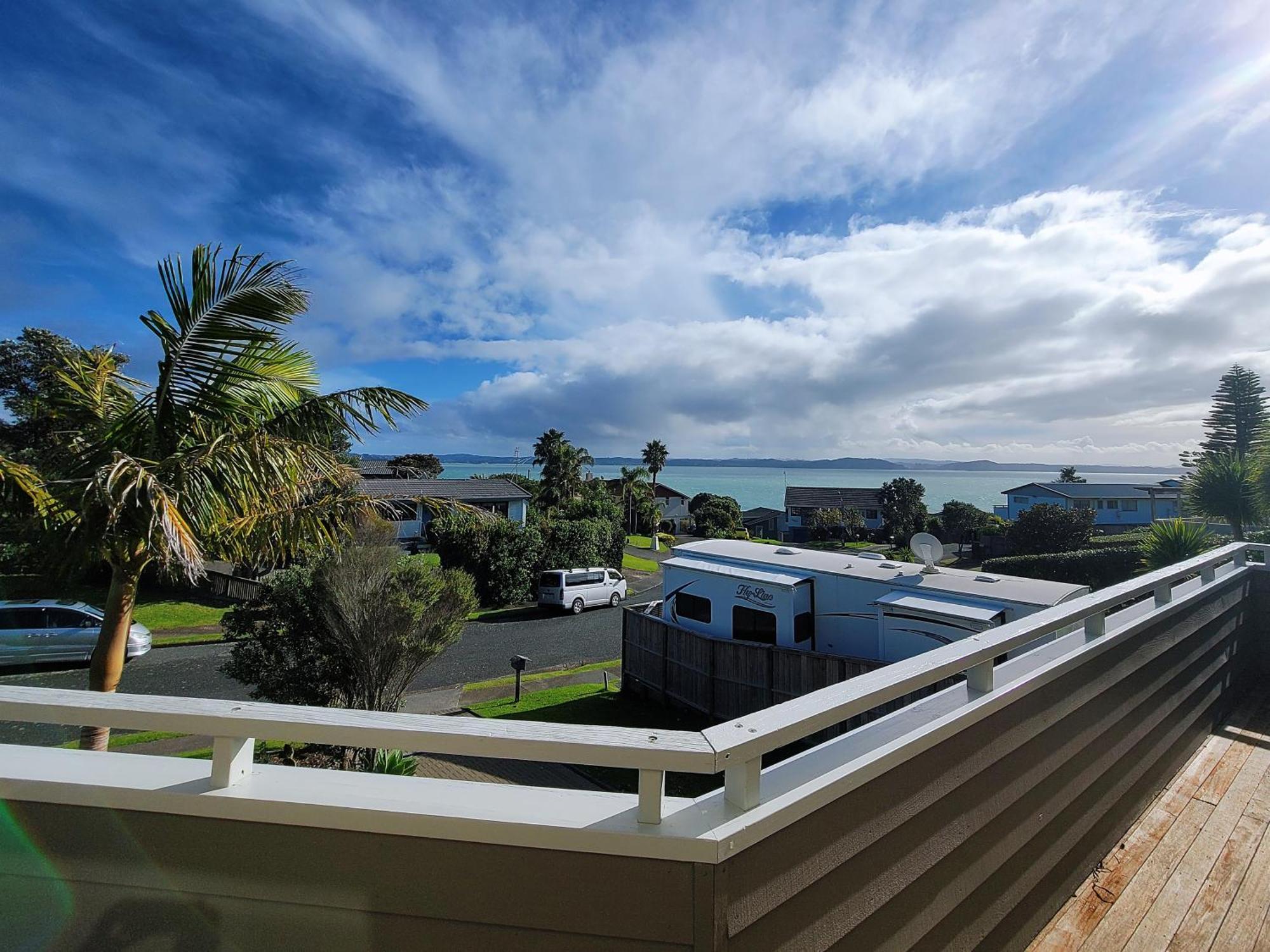 Sea View 5 Bedroom Holiday House Whangaparaoa Exterior photo